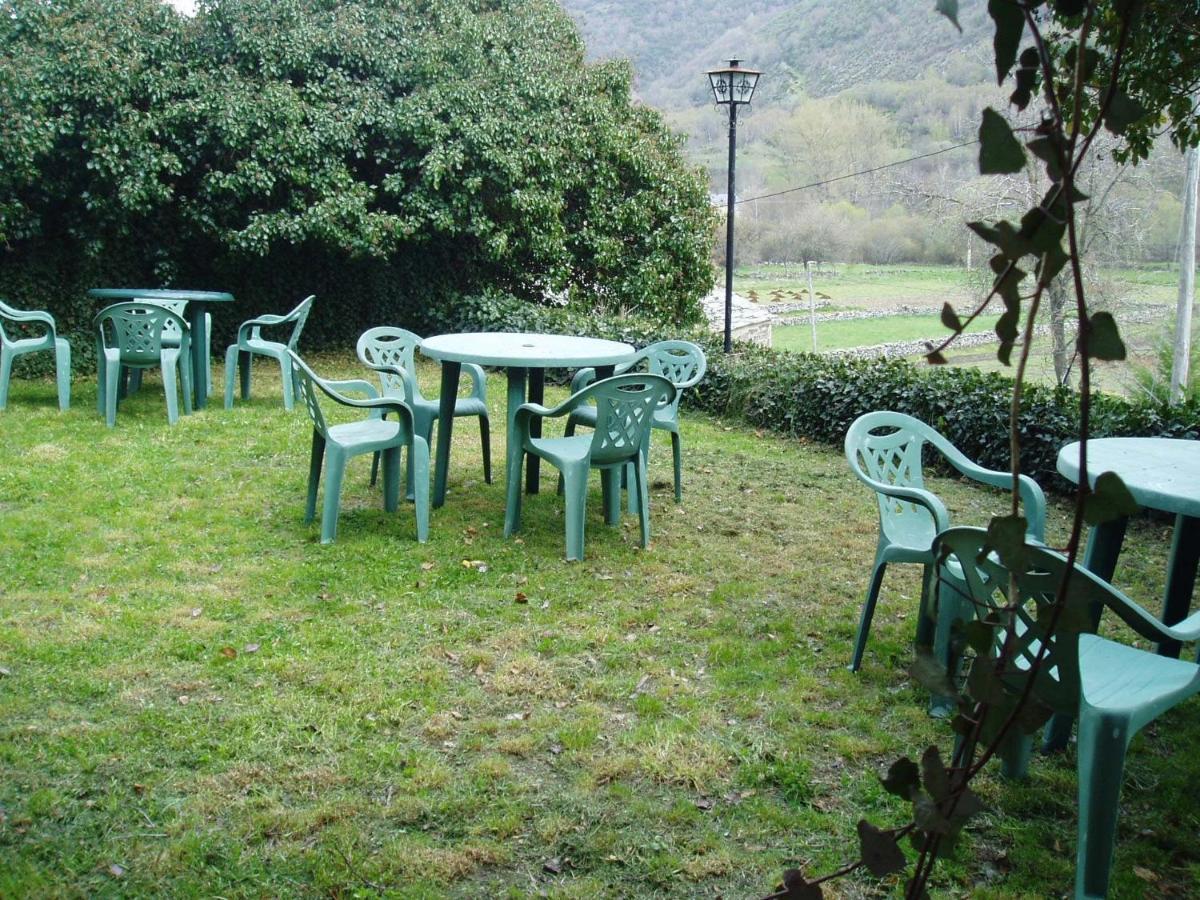 Hotel Rural El Urogallo Murias de Paredes Buitenkant foto