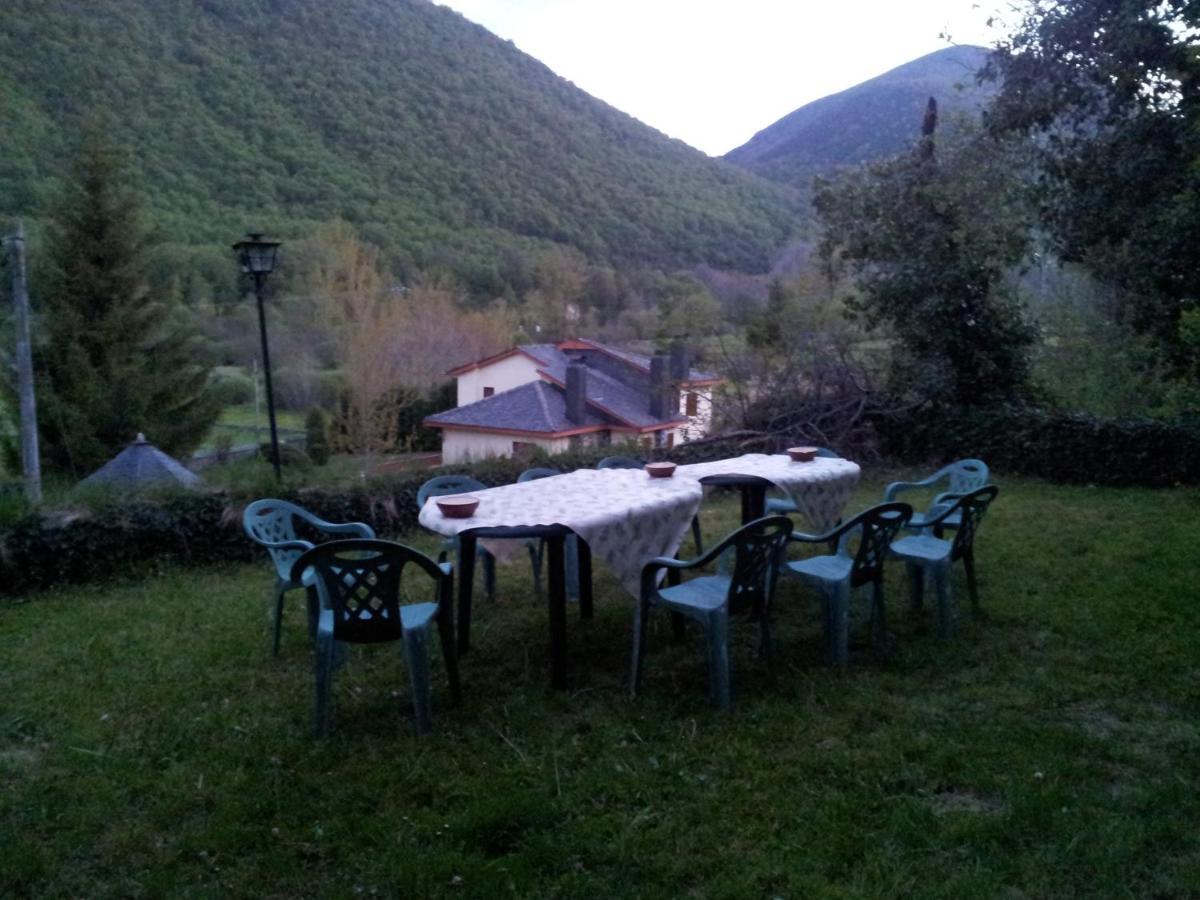 Hotel Rural El Urogallo Murias de Paredes Buitenkant foto